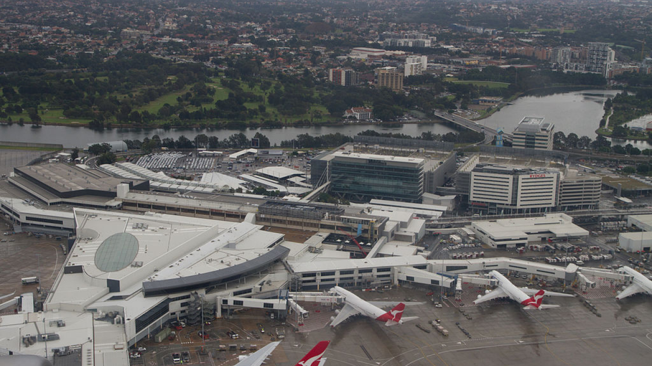 1024px Sydney airport   International terminal