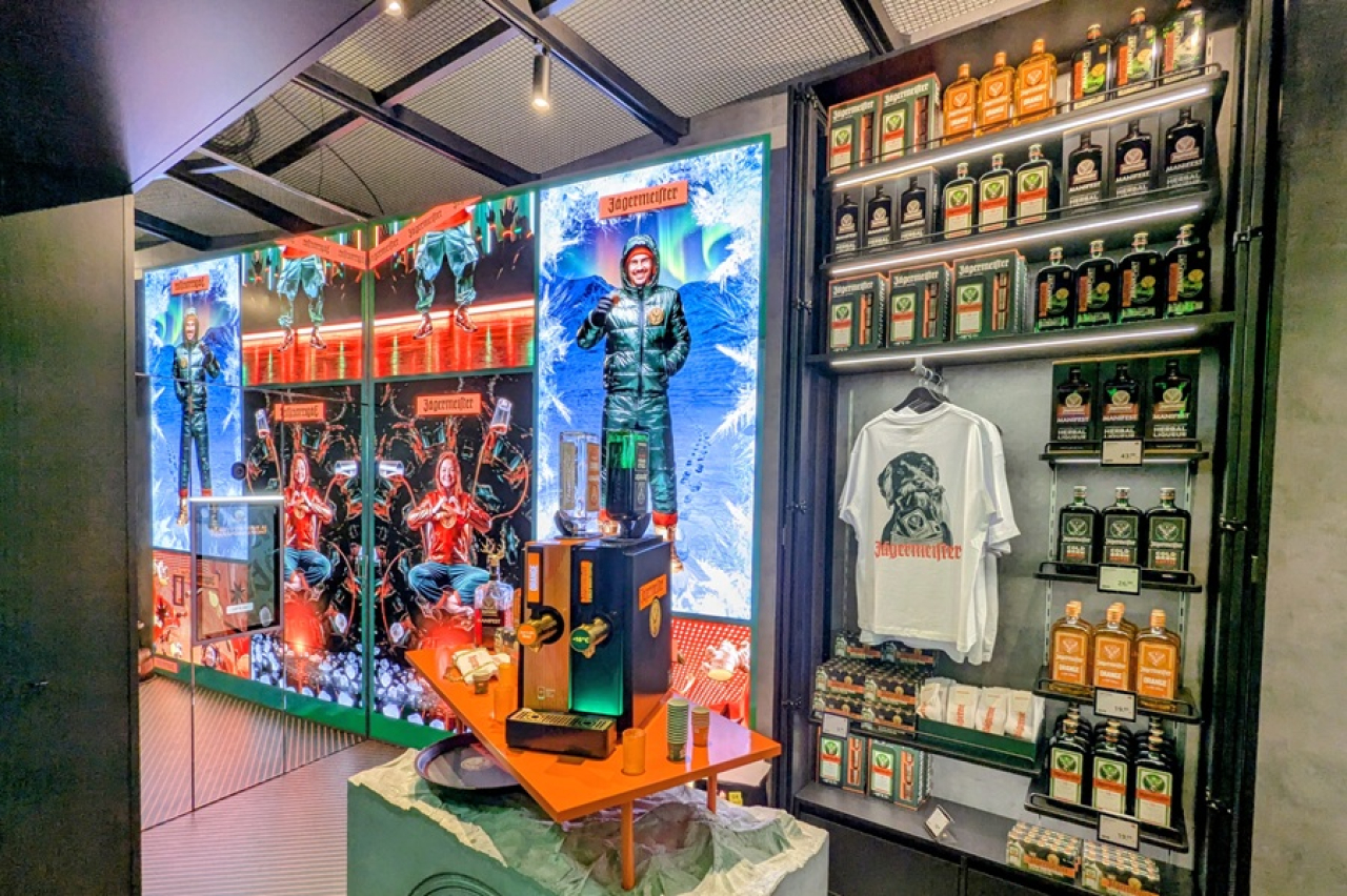 Jaegermeister FRA shop side LI