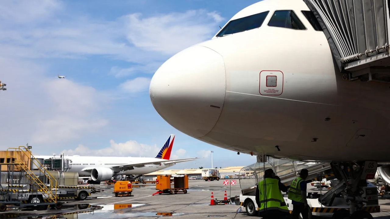 MNL Manila airport jets close up