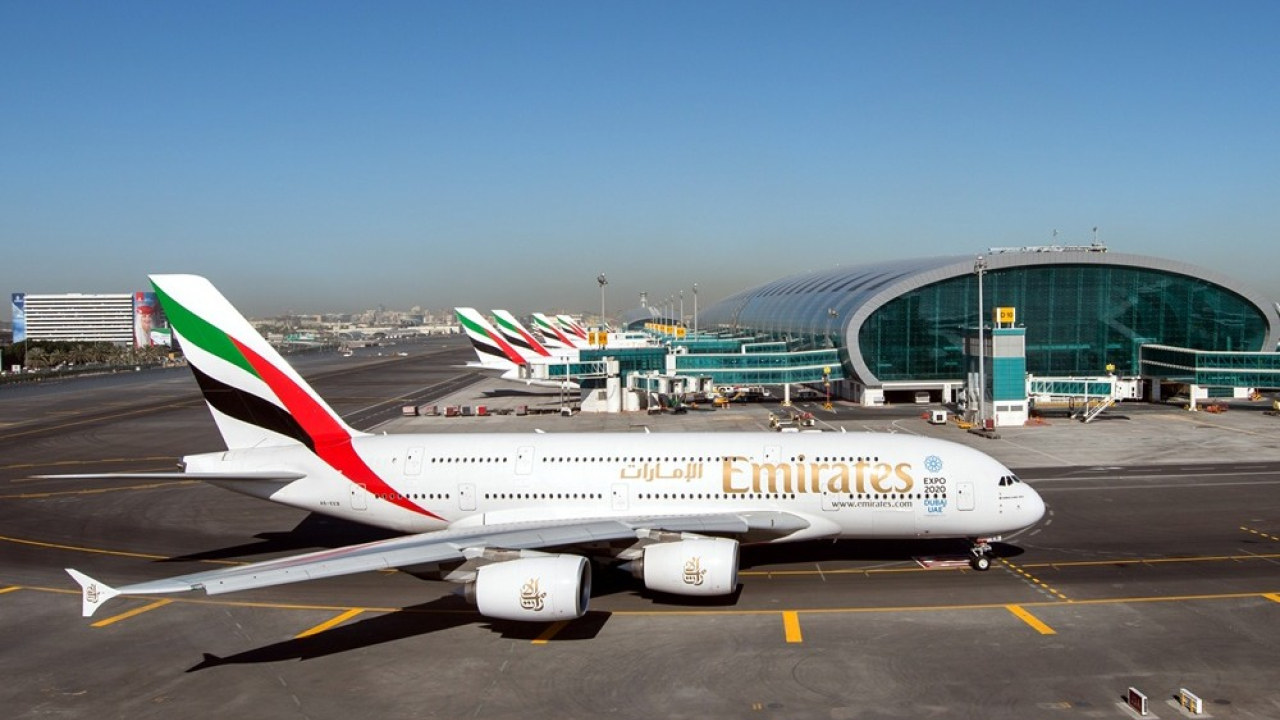 mod Emirates A380 concourse a DXB LR
