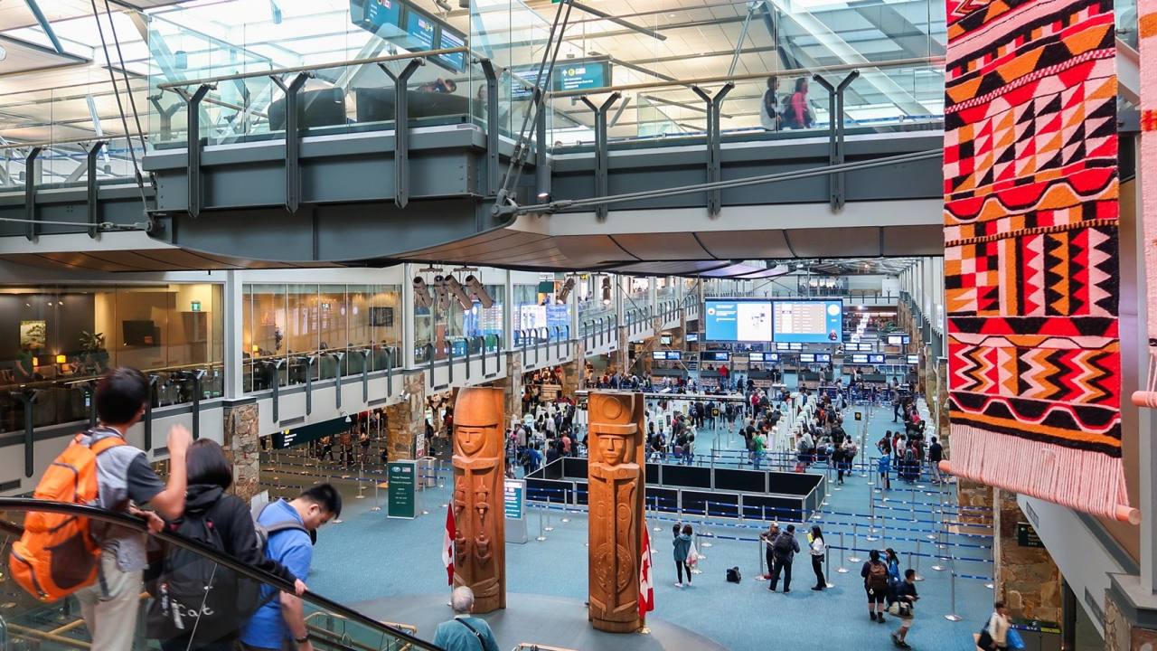 mod YVR Inl arrivals Hall 2018 Wpcpey