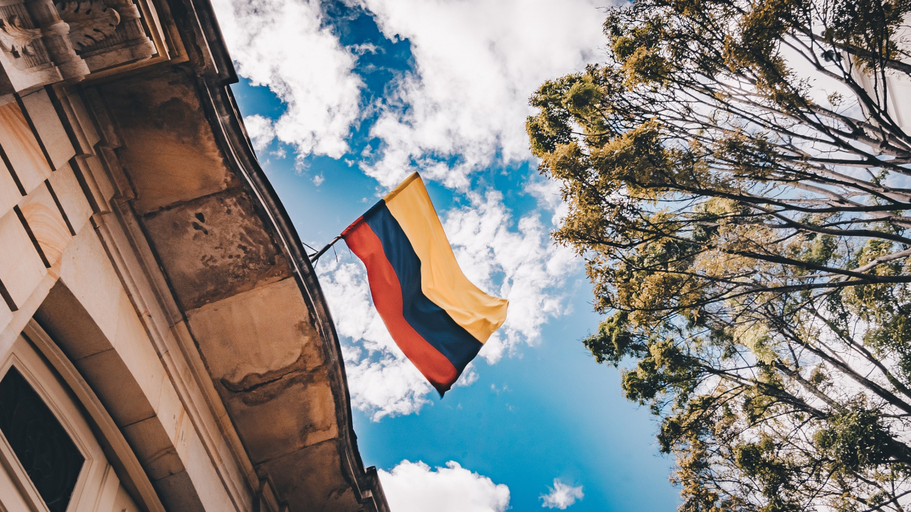 mod colombia flag LR credit Flavia Carpio Unsplash