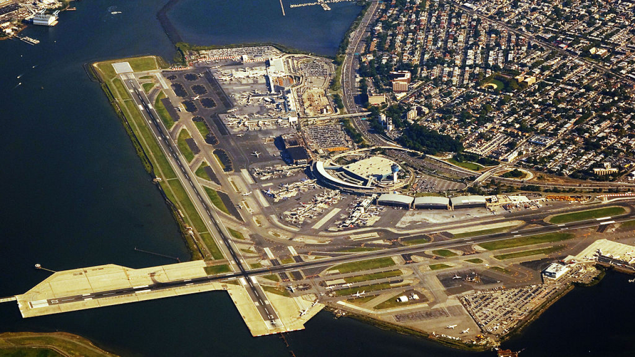 1024px LaGuardia Airport